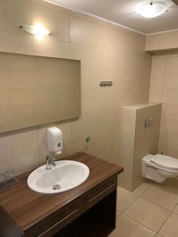 Nimrod Hotel Es Etterem Mosonmagyaróvár Εξωτερικό φωτογραφία