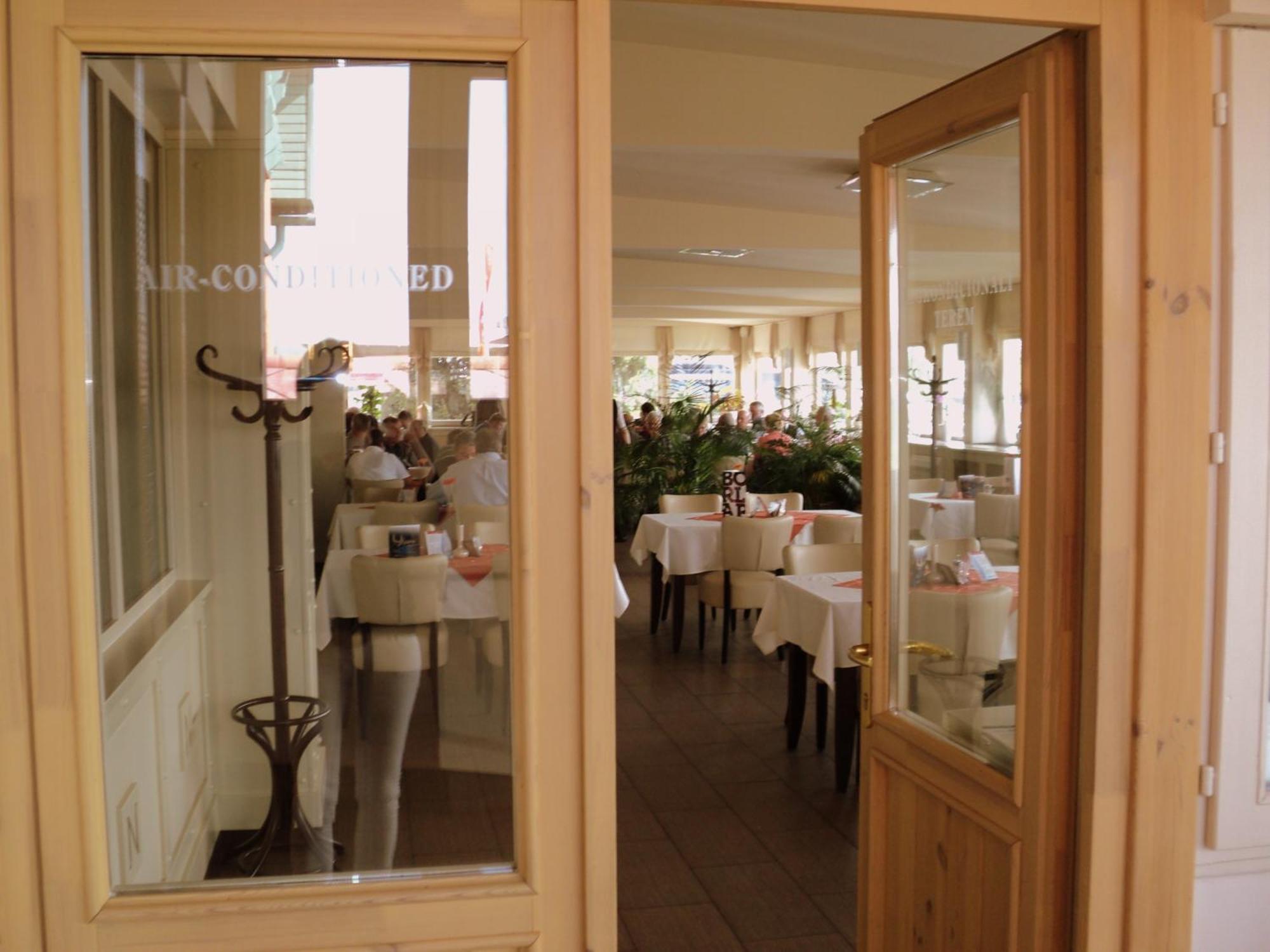 Nimrod Hotel Es Etterem Mosonmagyaróvár Εξωτερικό φωτογραφία