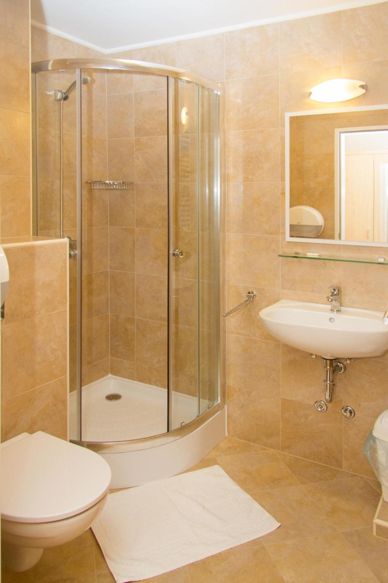 Nimrod Hotel Es Etterem Mosonmagyaróvár Εξωτερικό φωτογραφία